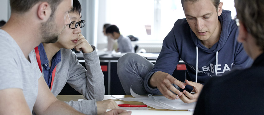 aac-Intensivkurse - Schlusskritik, Evaluierung und Präsentation der Research-Lab-Arbeiten